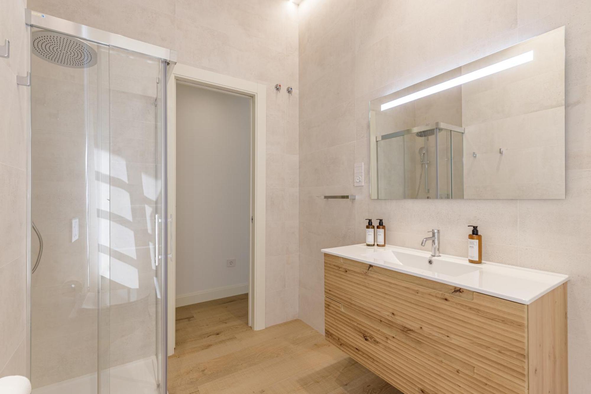 Marques De Velazquez II By Caleta Homes Malaga Exterior photo