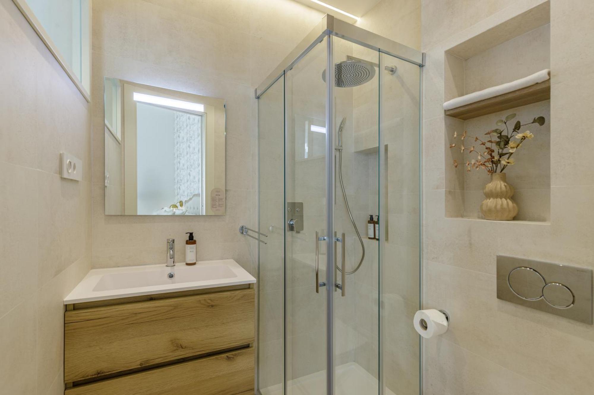 Marques De Velazquez II By Caleta Homes Malaga Exterior photo