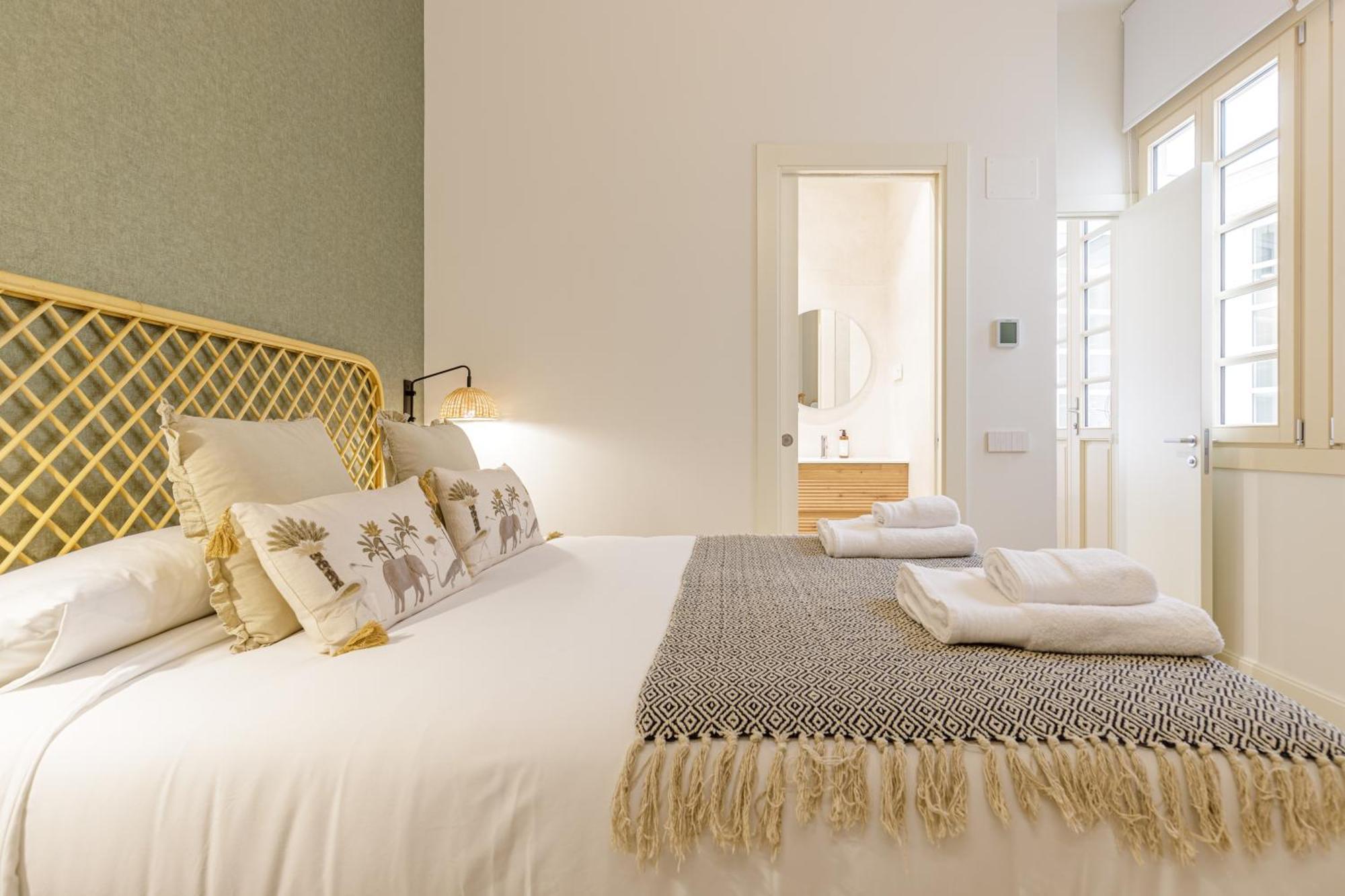 Marques De Velazquez II By Caleta Homes Malaga Exterior photo