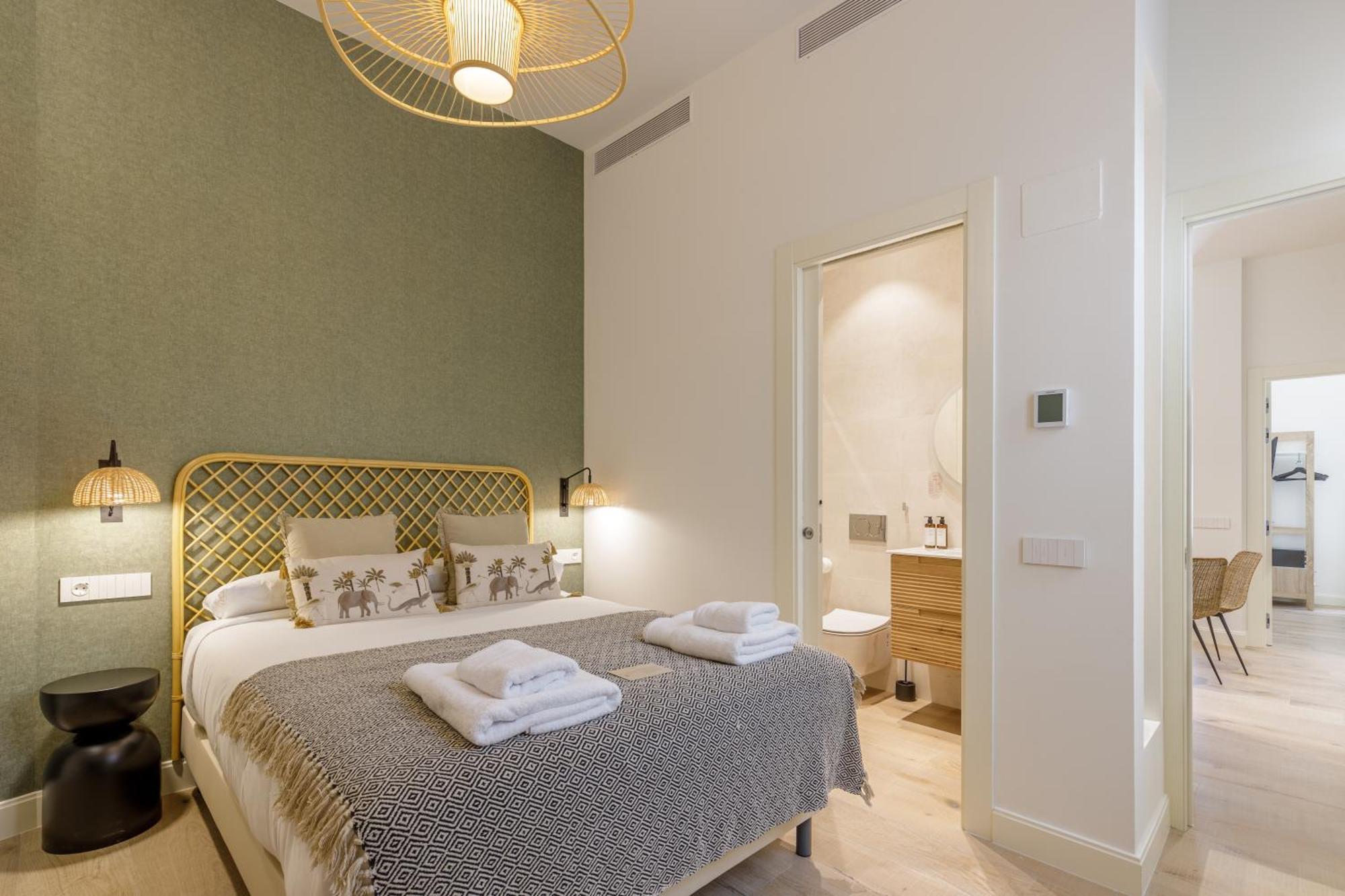 Marques De Velazquez II By Caleta Homes Malaga Exterior photo